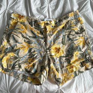 Floral pattern shorts